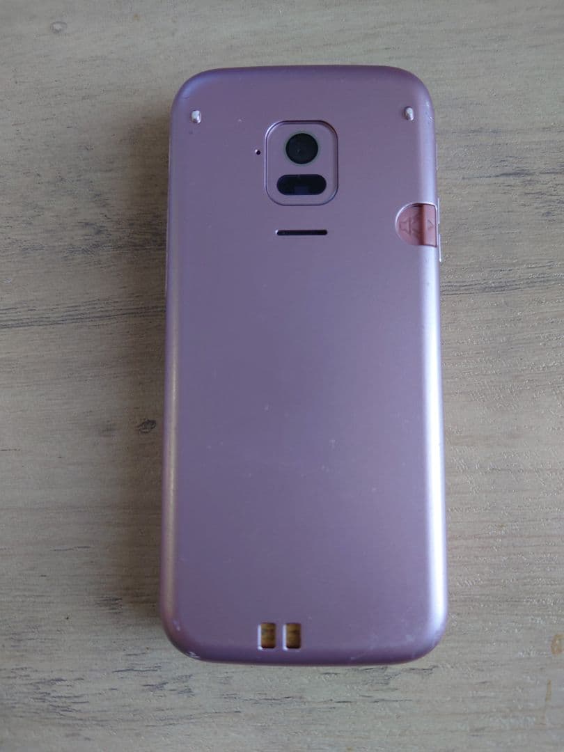 F-01M ピンク 　らくらくフォン中古