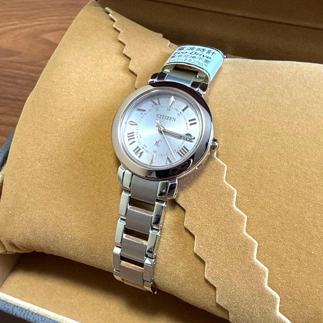 未使用 シチズン Xc ES9445-57W ヒカリコレクション 電波ソーラー