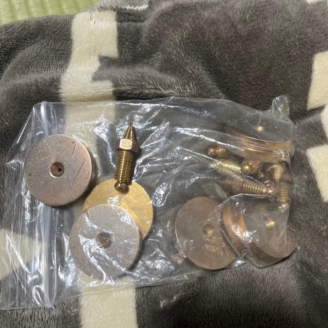 スピーカー　スパイク　インシュレーター　8セット　オーディオ用品