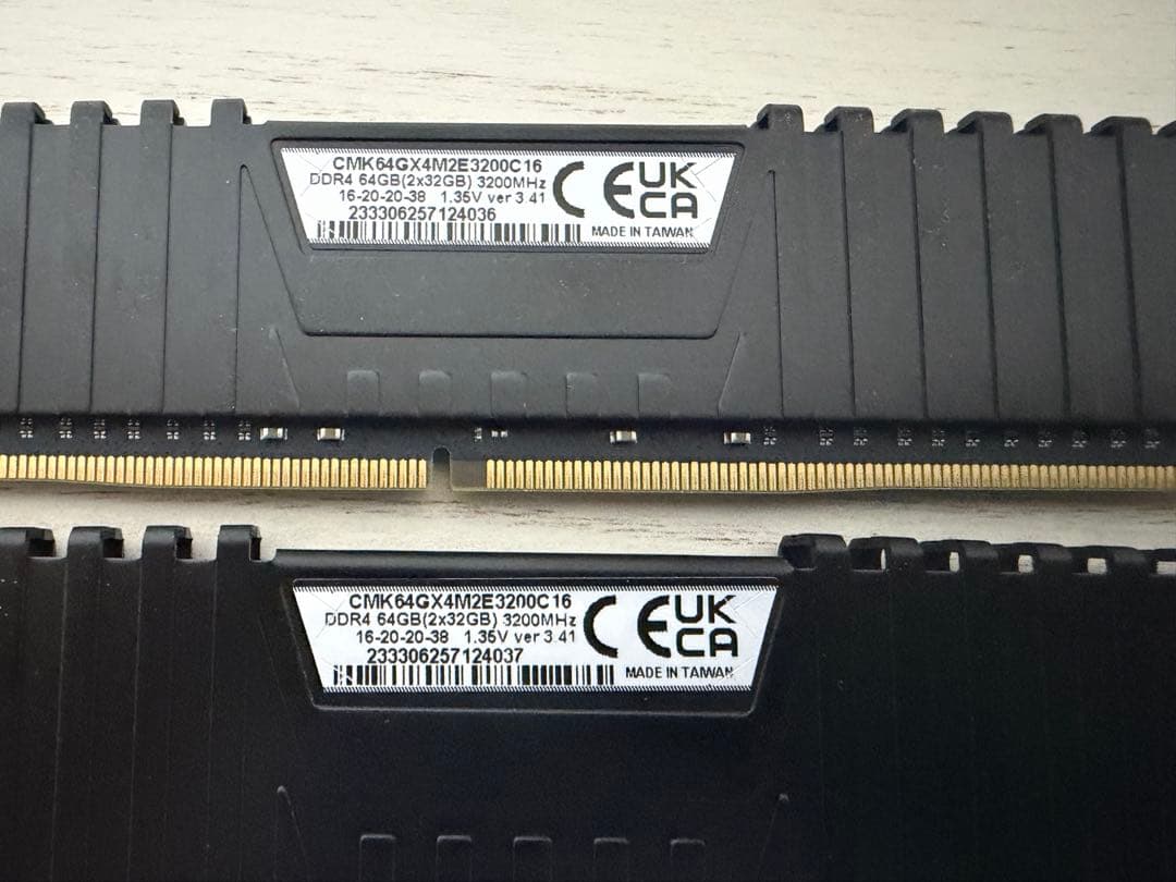 CORSAIR DDR4 3200MHz メモリ 64GB [32GB×2枚]