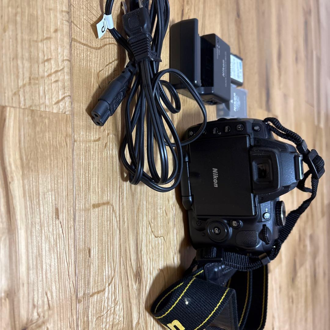 Nikon D5000 デジタル一眼レフカメラ 本体