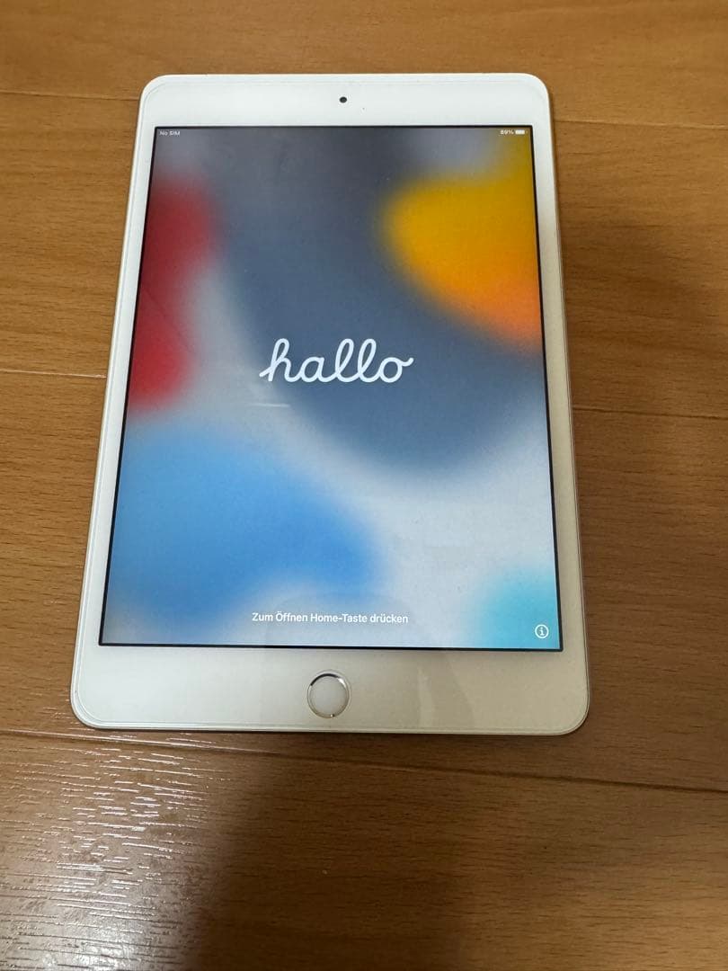 アップル　Apple iPad mini4 A1550 64GB