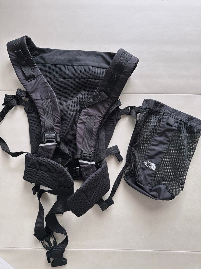 ザノースフェイス　ベイビーコンパクトキャリアー ブラック 抱っこ紐