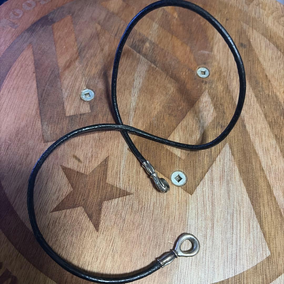 レナードカムホート、ベル型シルバーペンダント、レザーネックレス