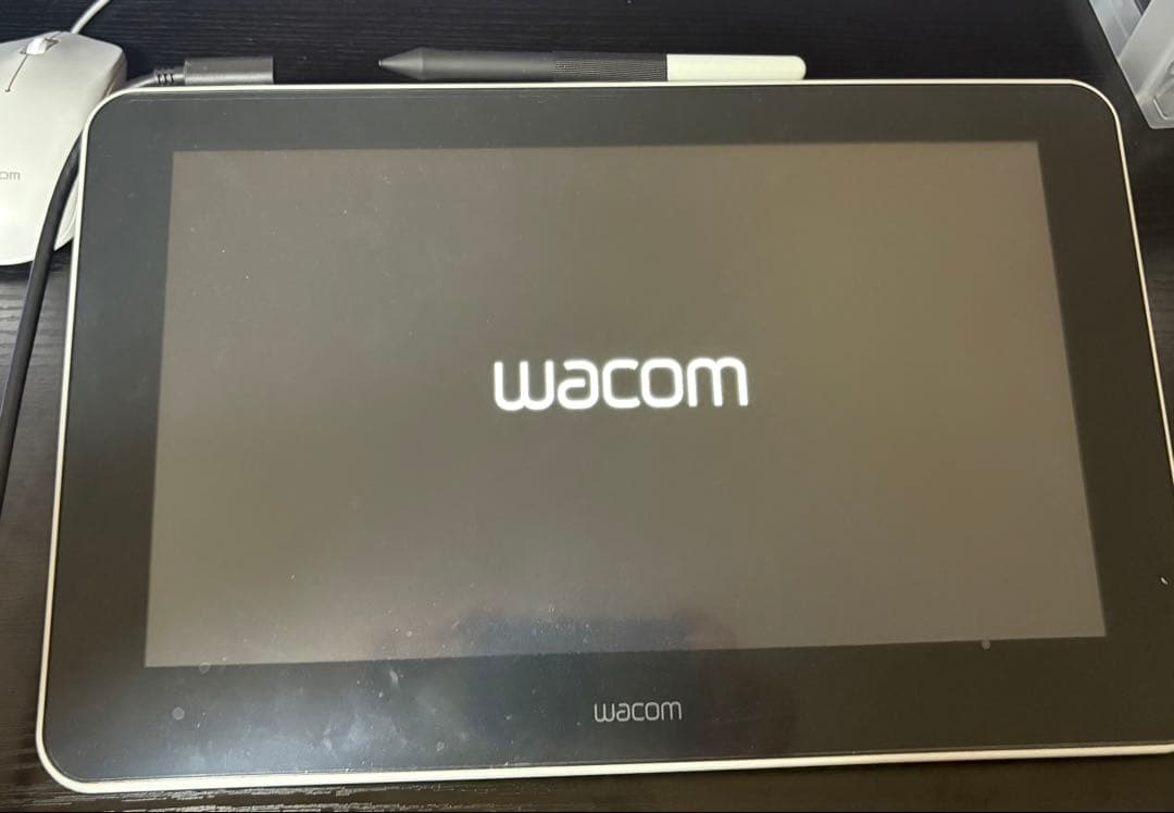 Wacom(ワコム) 13.3インチ 液タブOne 液晶ペンタブレット 13