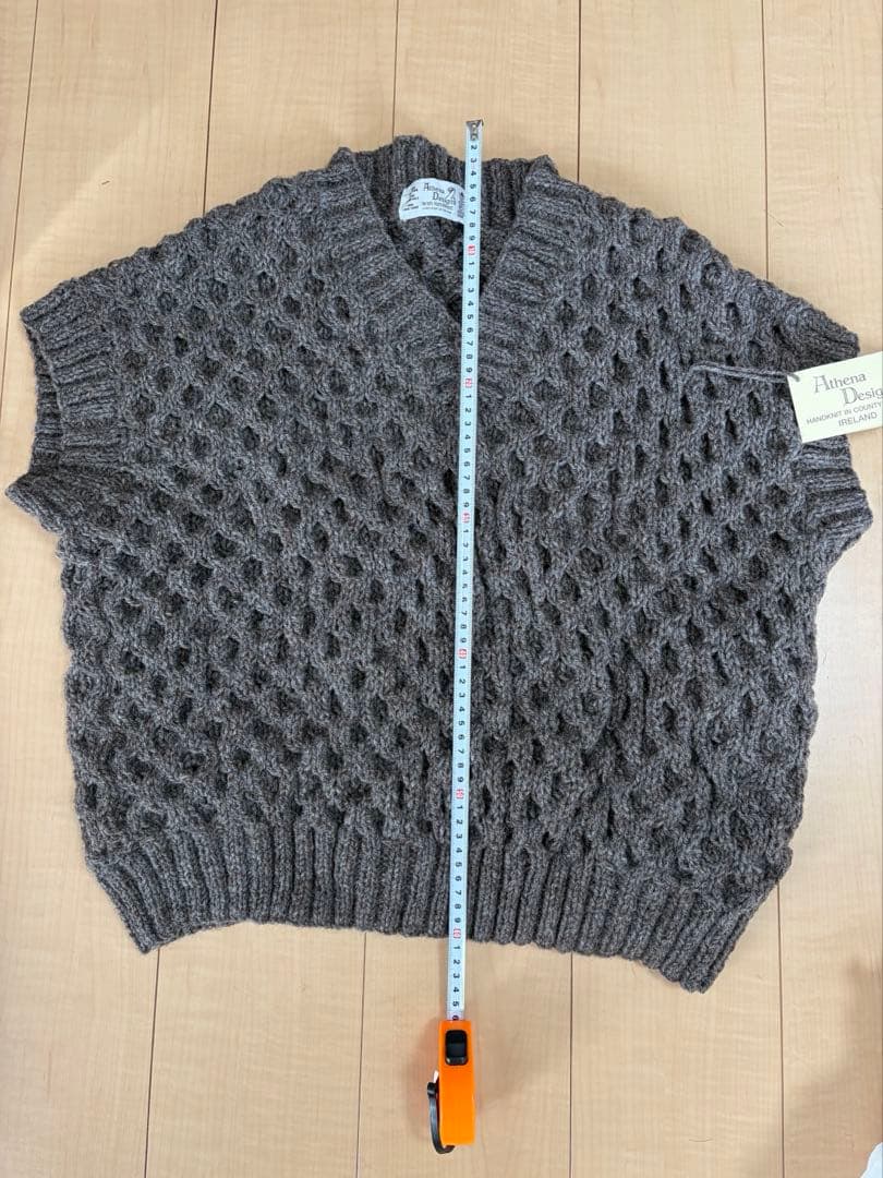 アテナデザイン　Vネックケーブルセーター　新品未使用　サイズ46