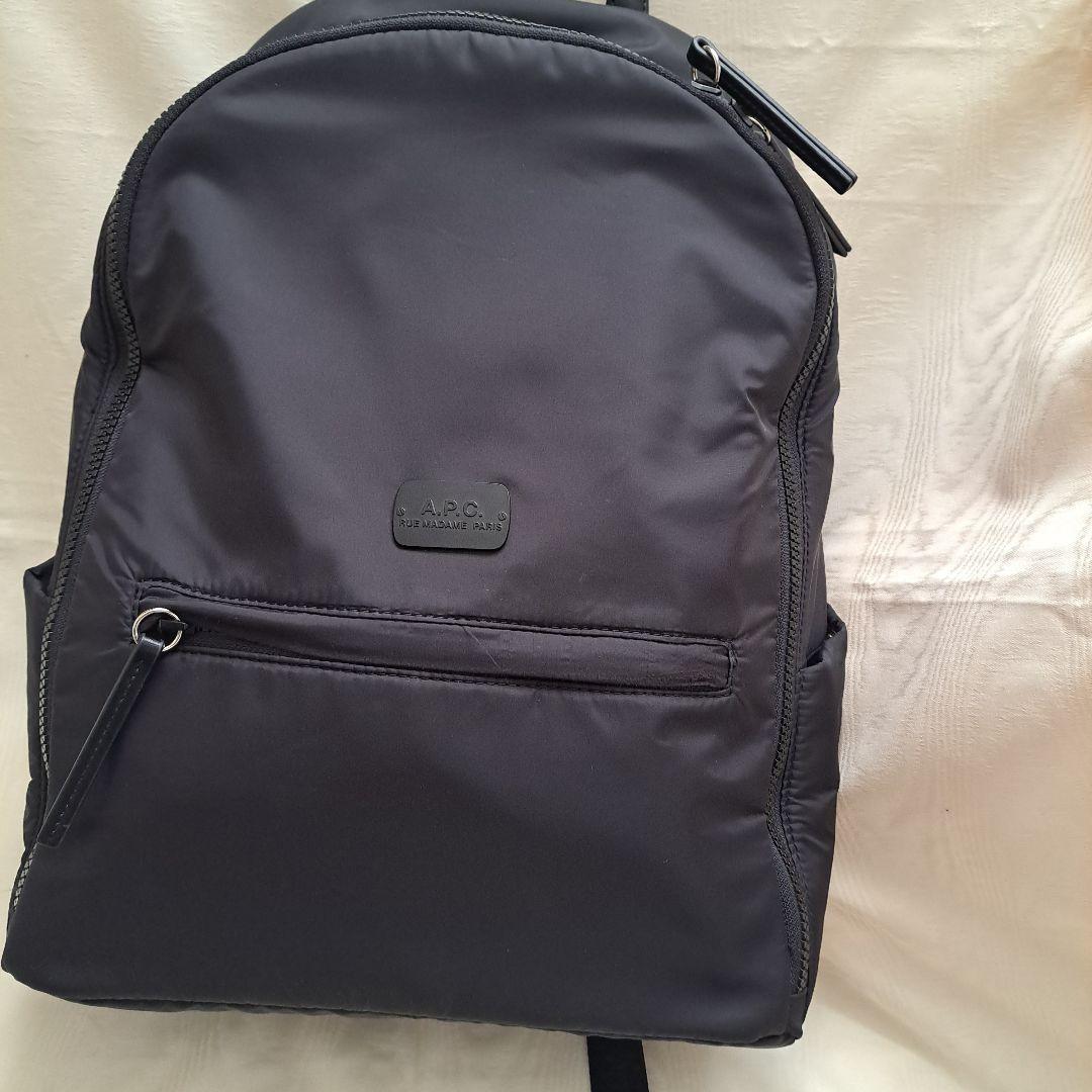 A.P.C. ブラック ナイロン バックパック