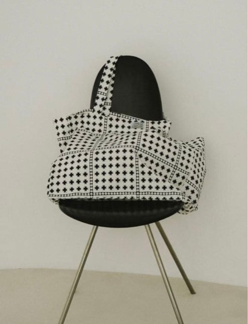 house on the hill トートバッグ