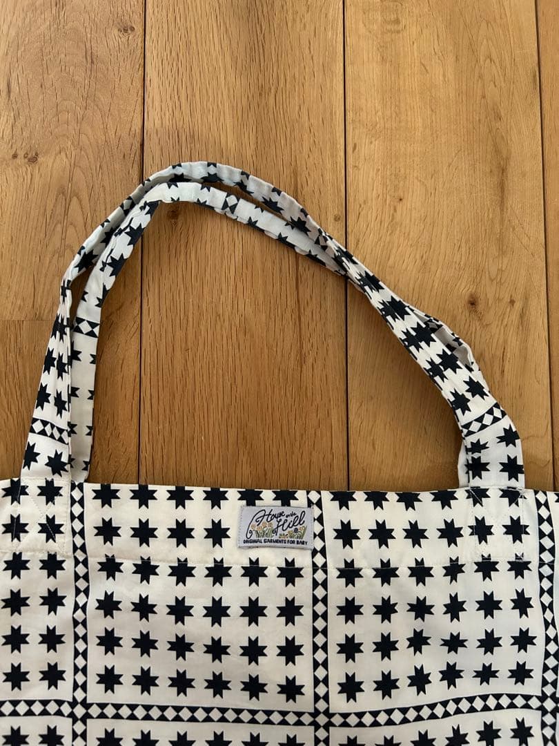 house on the hill トートバッグ