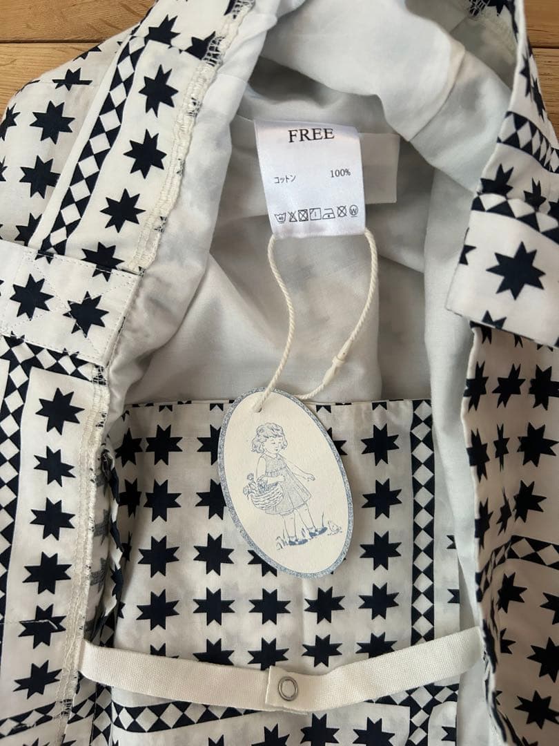 house on the hill トートバッグ