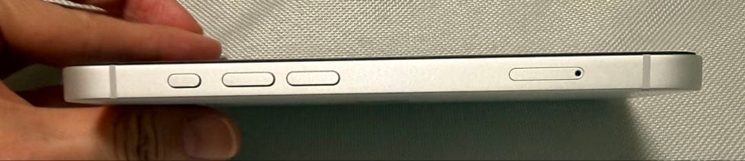 ✨美品✨ iPhone16e バッテリー100% 256G ホワイト