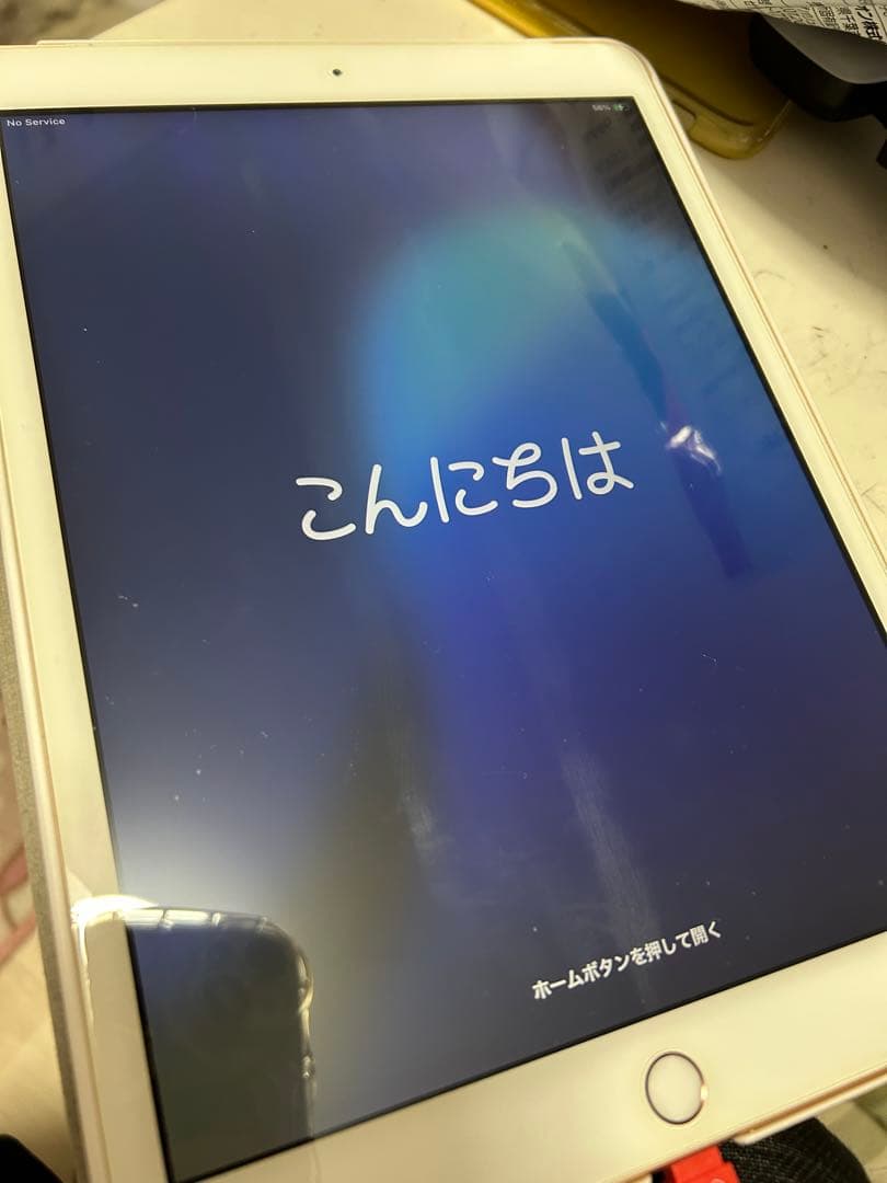 iPad 第七世代 32GBゴールド（cellularモデル）