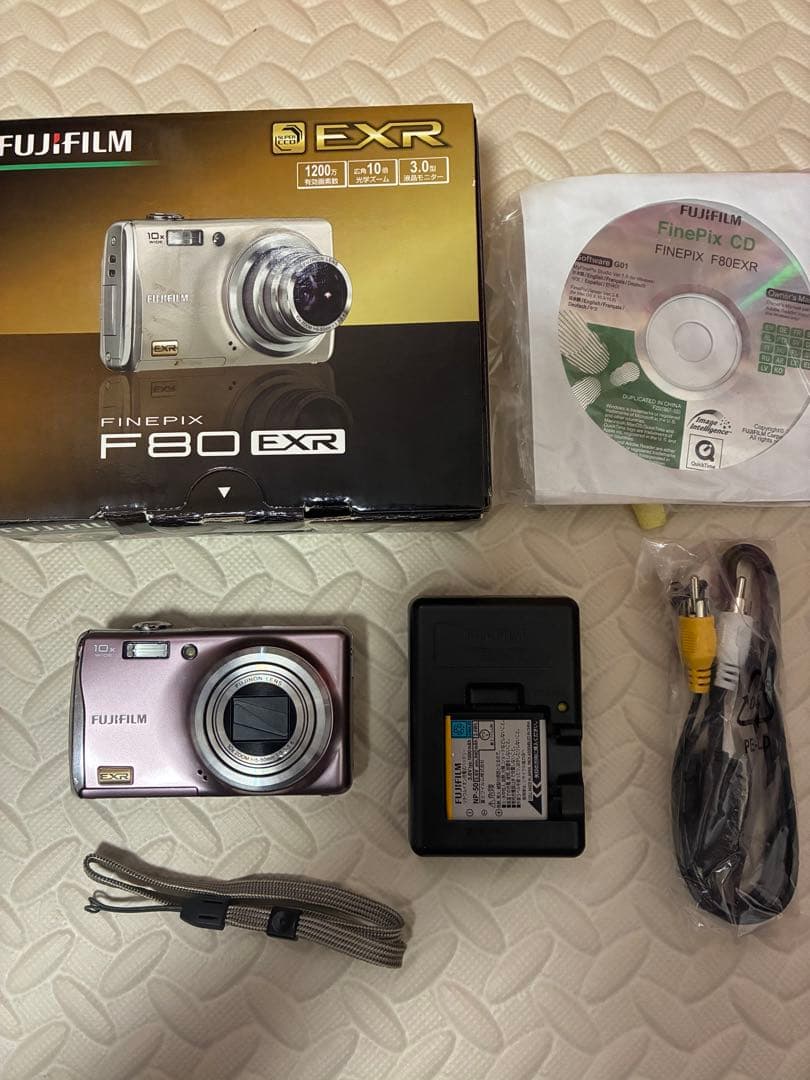 美品　fujifilm f80exr デジタルカメラ