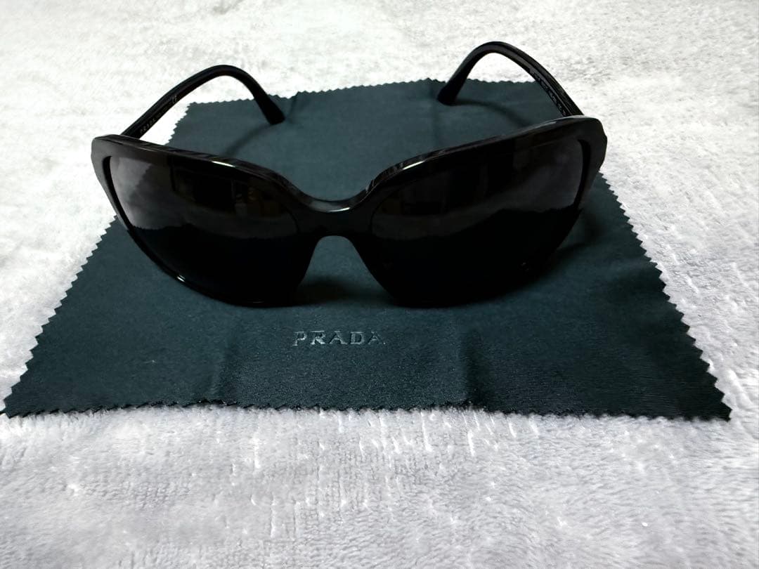 PRADA ブラック サングラス