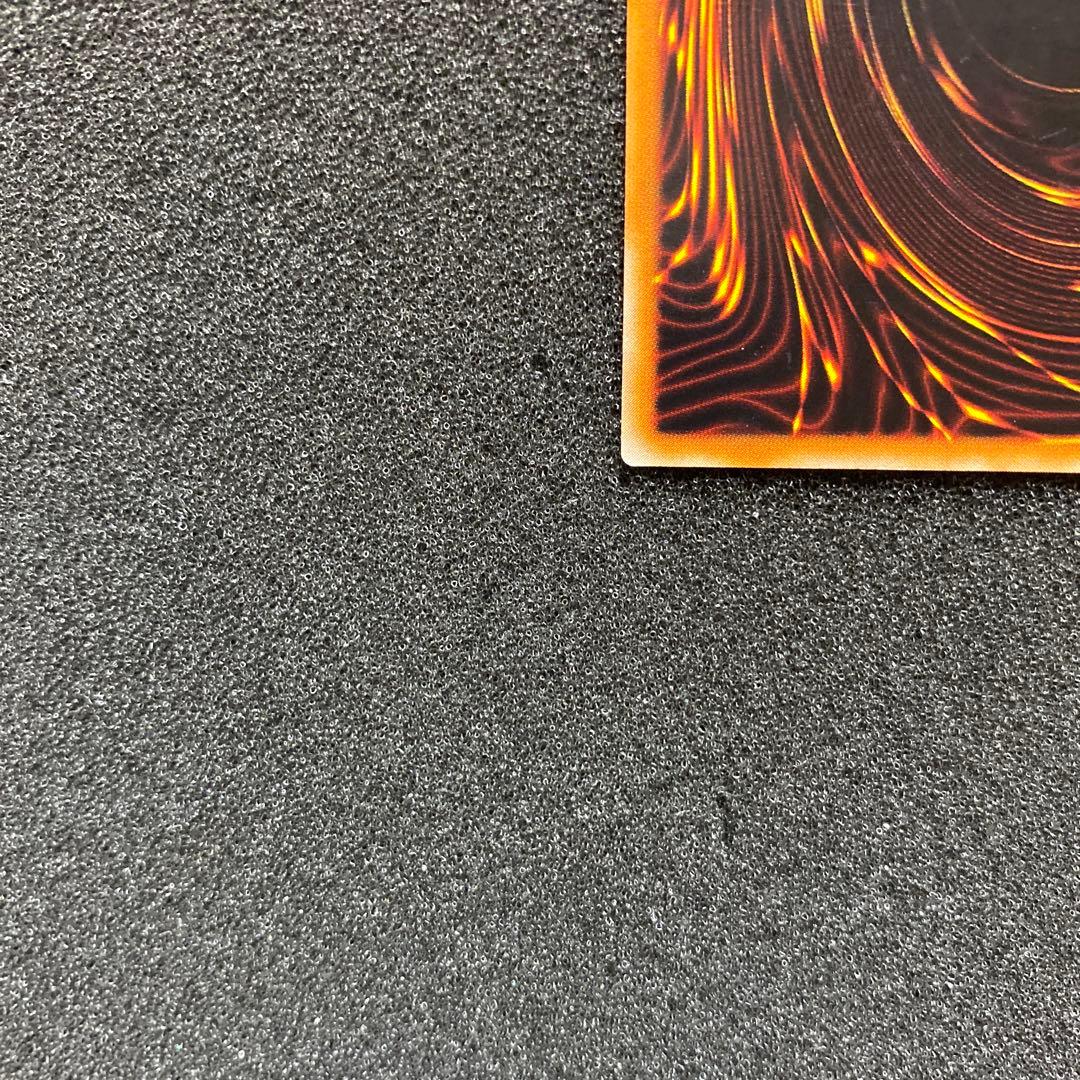 し*@様 【準美品】　遊戯王　混沌の黒魔術師　レリーフ