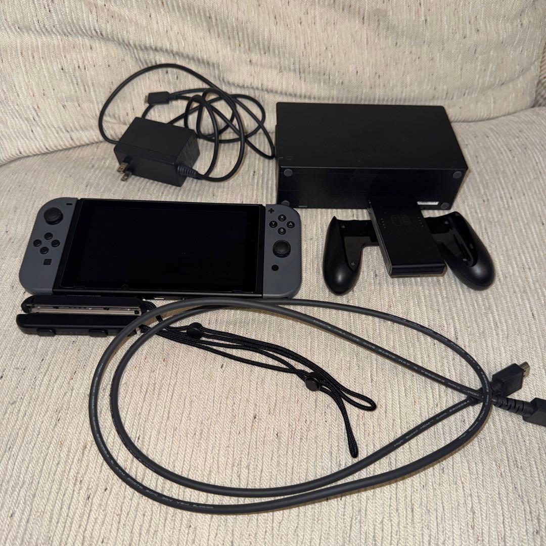 ニンテンドーSwitch 本体　グレー