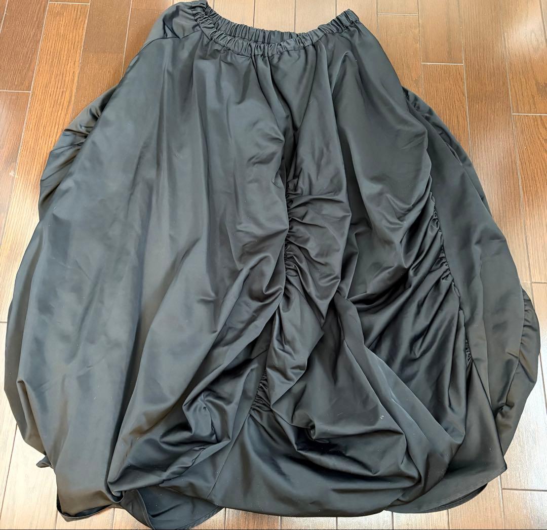 ブラック変形フレアスカート