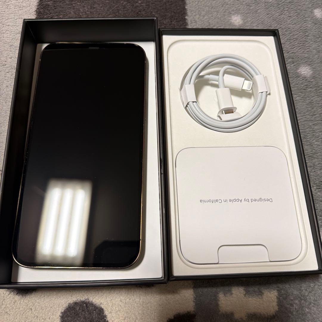 中古美品　iPhone 12 pro max 256 GB cold