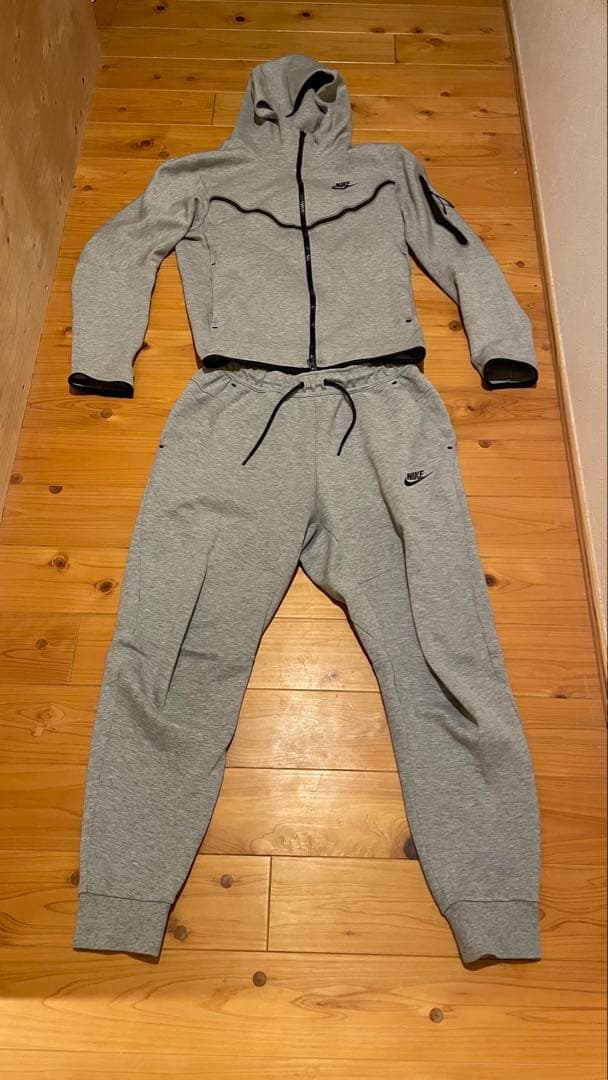 NIKE テックフリース　グレーセットアップ　白タグ