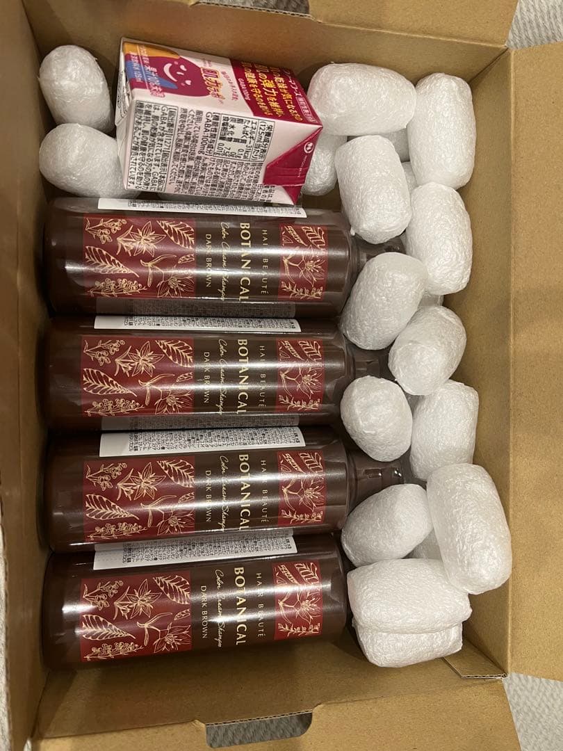 月曜日まで値下げボタニカル カラークリームシャンプー 200ml ４本