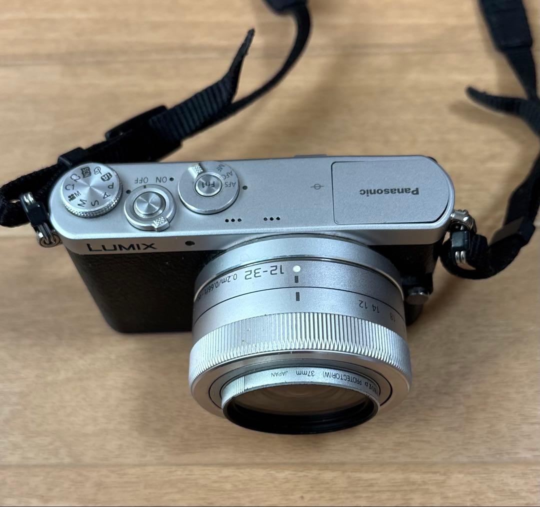 LUMIX DMC-GM1ミラーレスカメラ 12-32レンズ付き