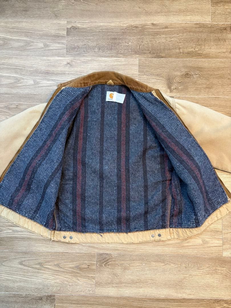 即購入OK！早い者勝ち！ Carhartt ベージュジャケット