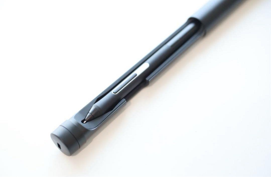 Wacom Cintiq 22+スリムペン付き