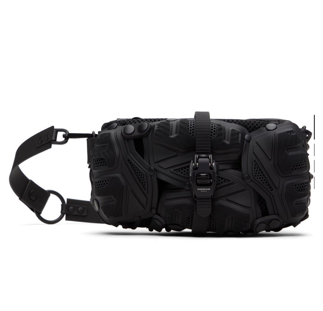 INNERRAUM ブラック Object 167 クロスボディバッグ