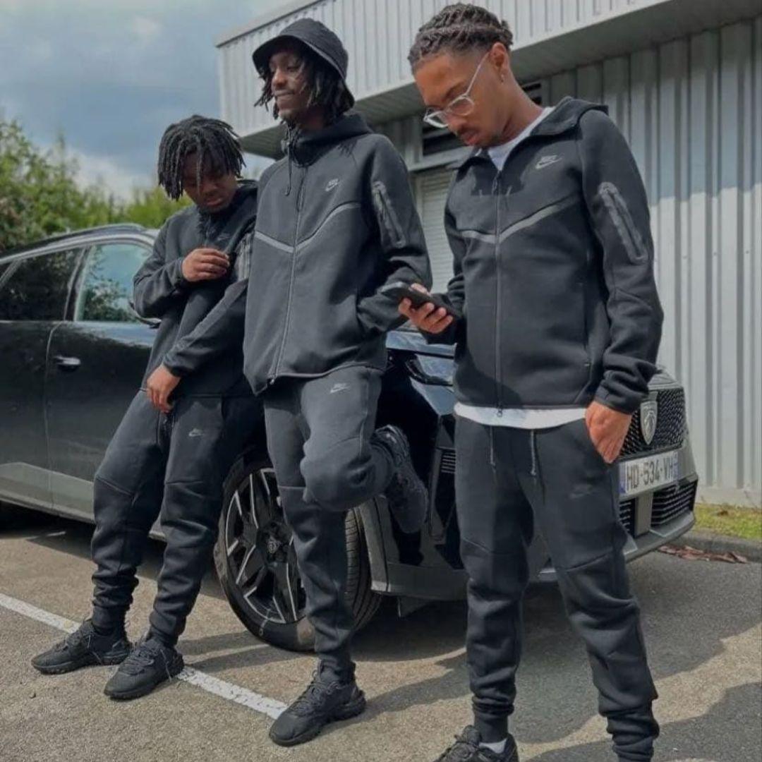 【希少】NIKE ナイキ テックフリース パーカー 赤タグ S 黒