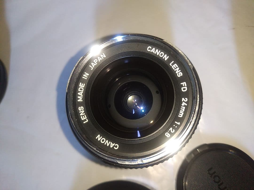 Canon FD 24mm f/2.8 レンズ 純正フード／前後キャップは希少！