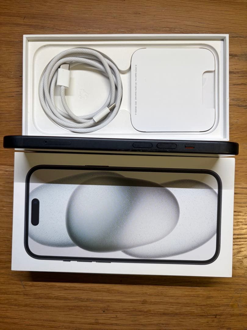 Apple iPhone 15 128GB ブラック SIMフリー　本体 箱付き