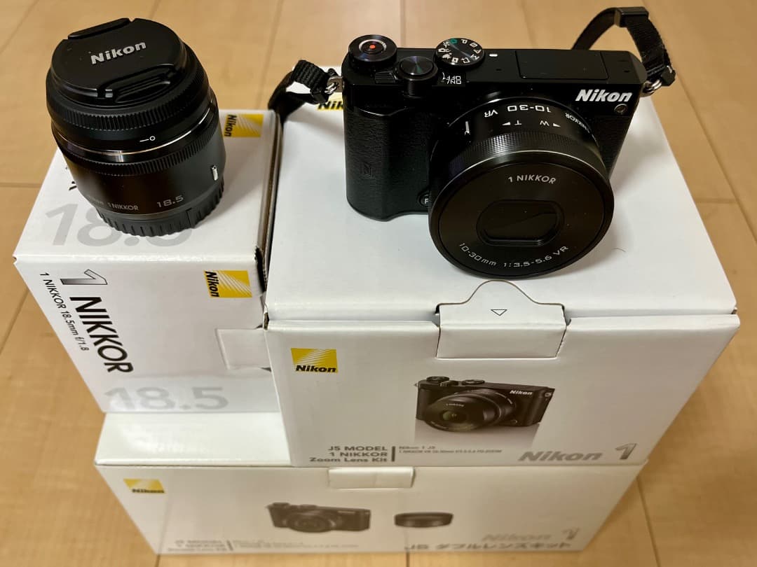 Nikon1 J5ダブルレンズ◆10-30/f3.5-5.6◆18.5/f1.8