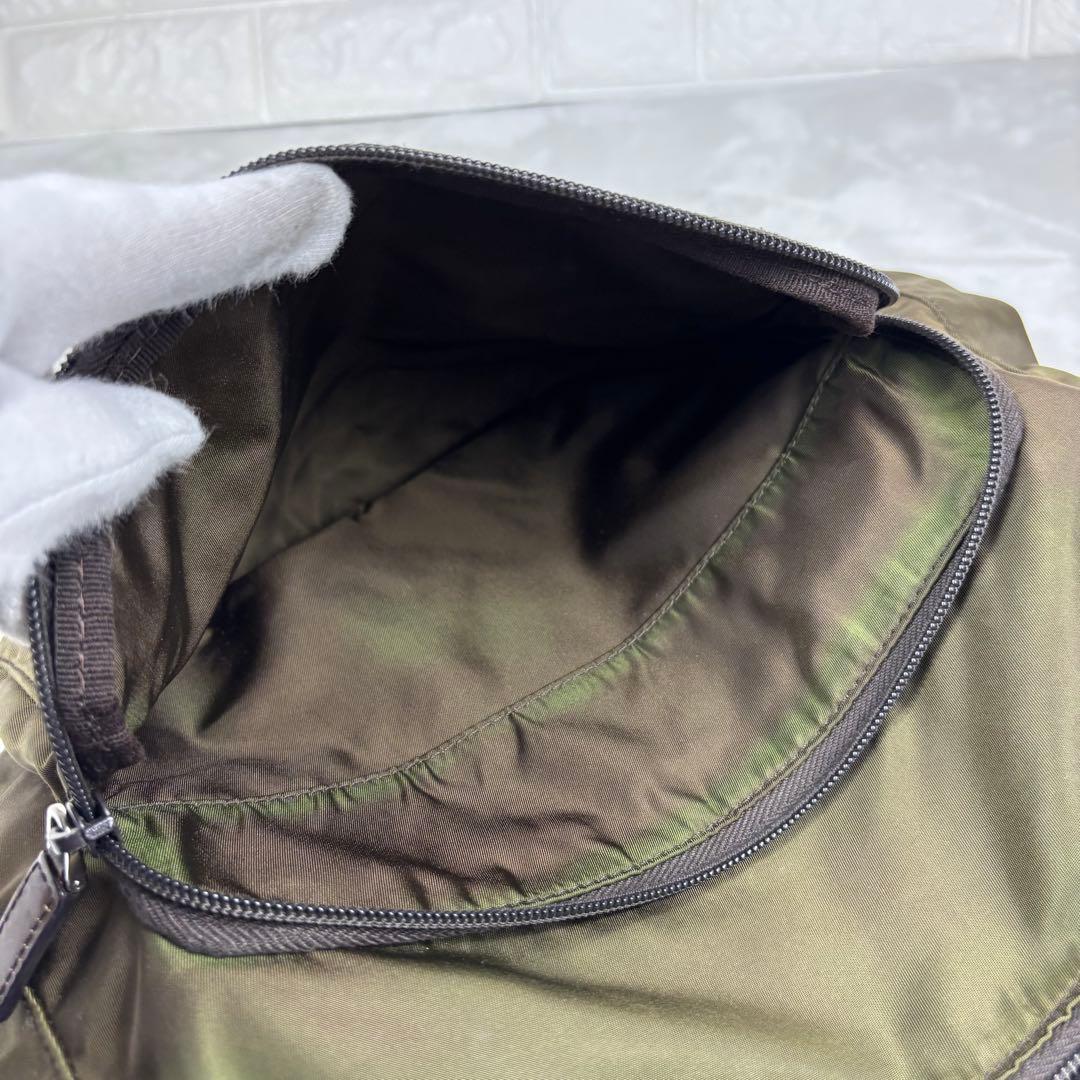 PRADA プラダ ナイロン メッセンジャーバッグ ショルダーバッグ カーキ