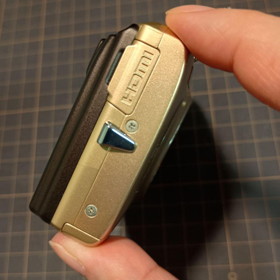 NIKON　COOLPIX　S6300　デジカメ　ゴールド