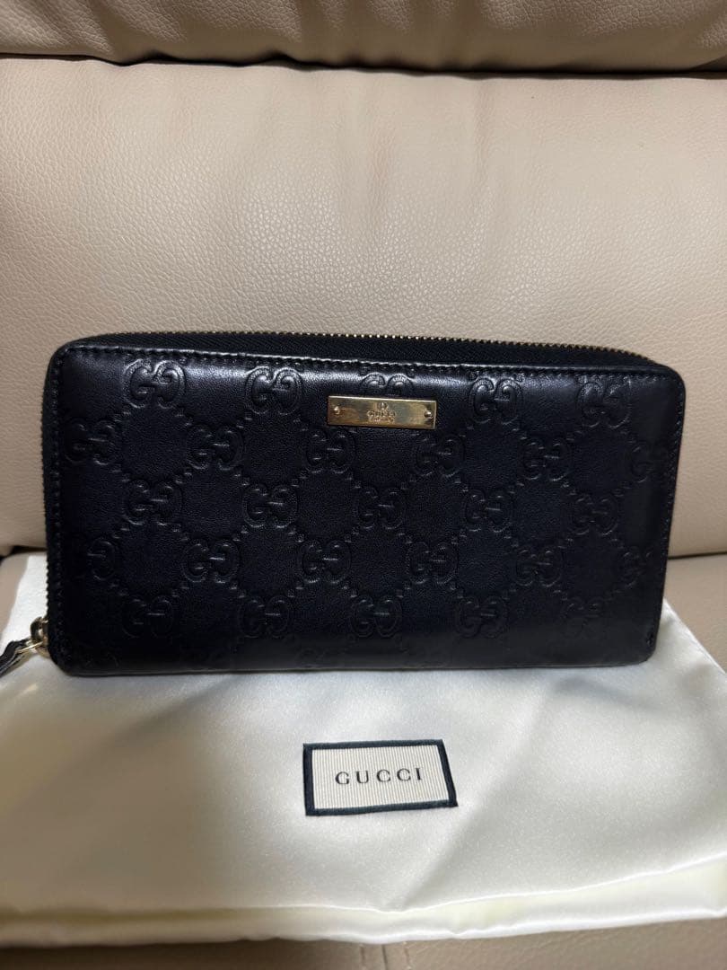 GUCCI グッチ　長財布　エンボスロゴ　GG総柄　黒　ブラック　ジッピー
