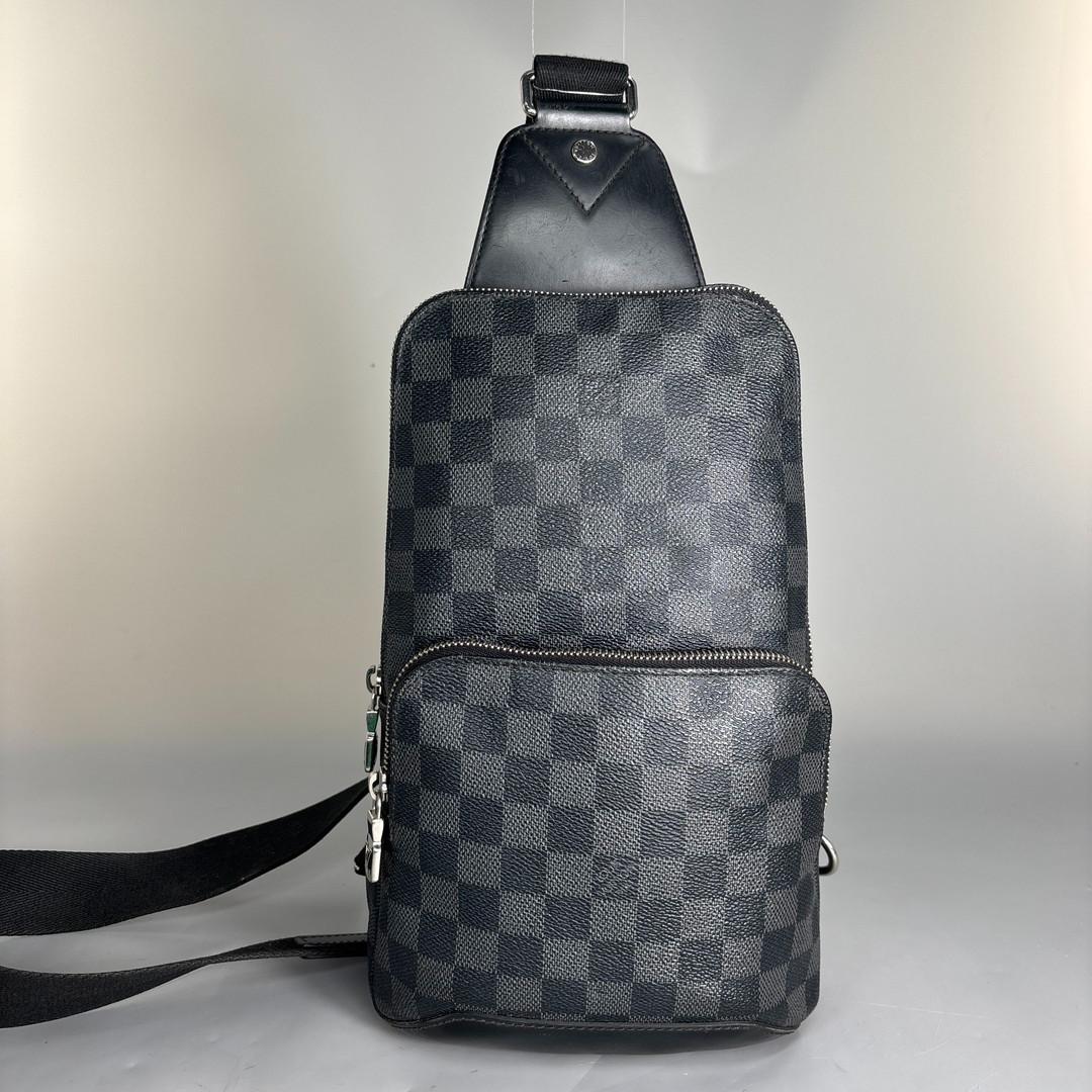 極美品 ルイヴィトン ダミエグラフィット アヴェニュー スリングバッグ ブラック