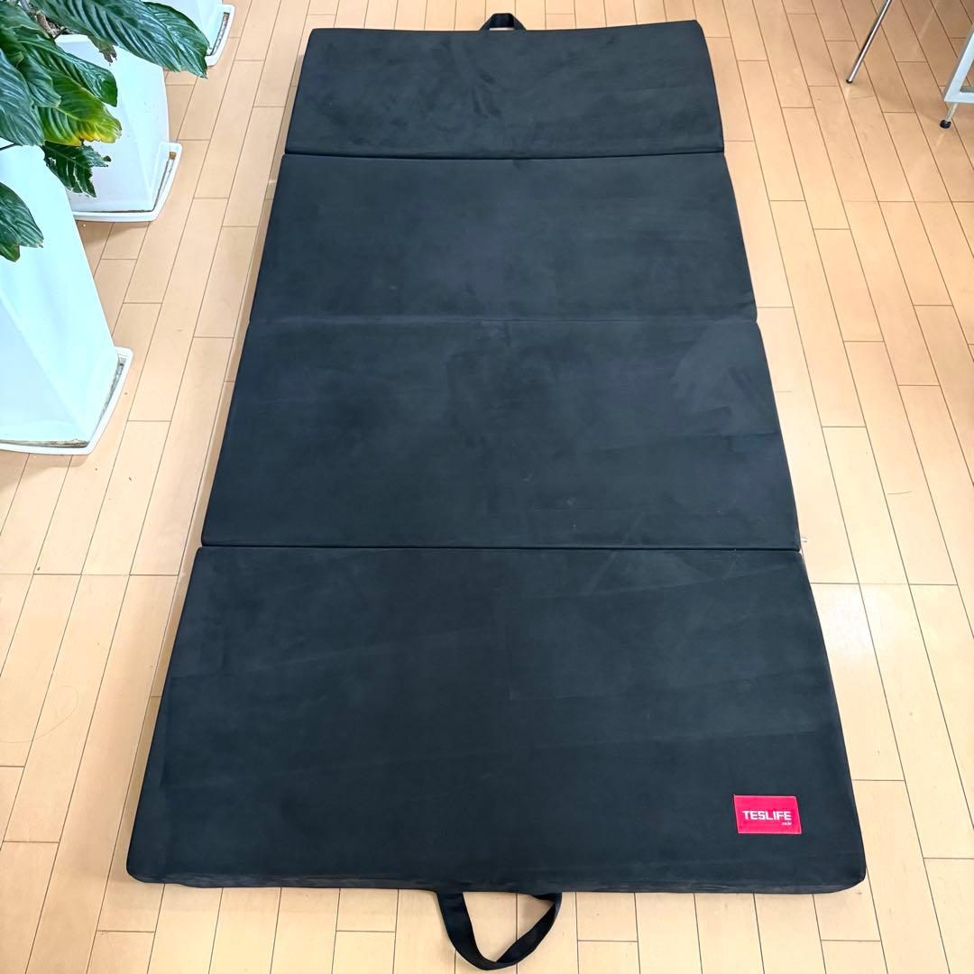 美品 Tesla テスラライフ T1 フォールディングマット 車中泊 キャンプ