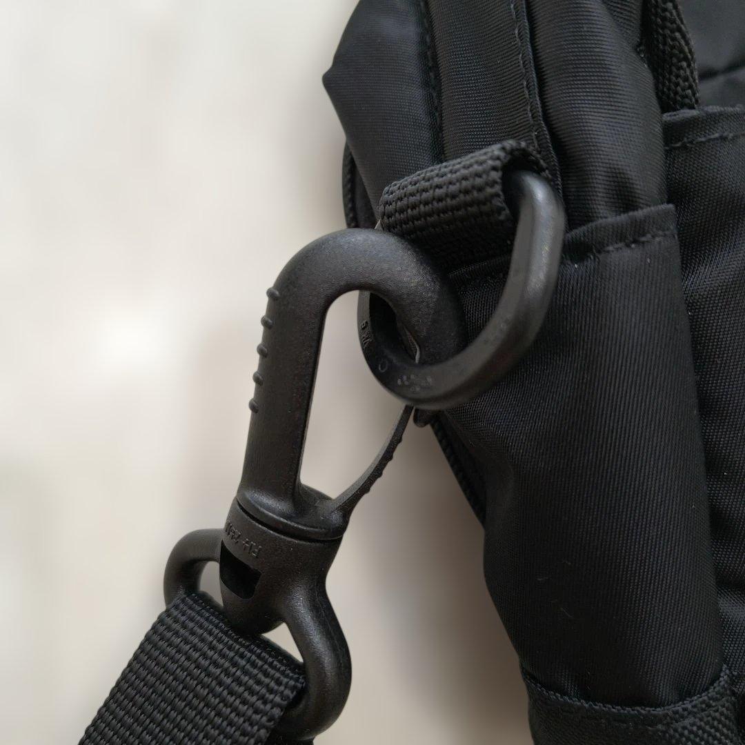 Coleman　ボディバッグ　ショルダーバッグ　ズートピア　ニック　刺繍