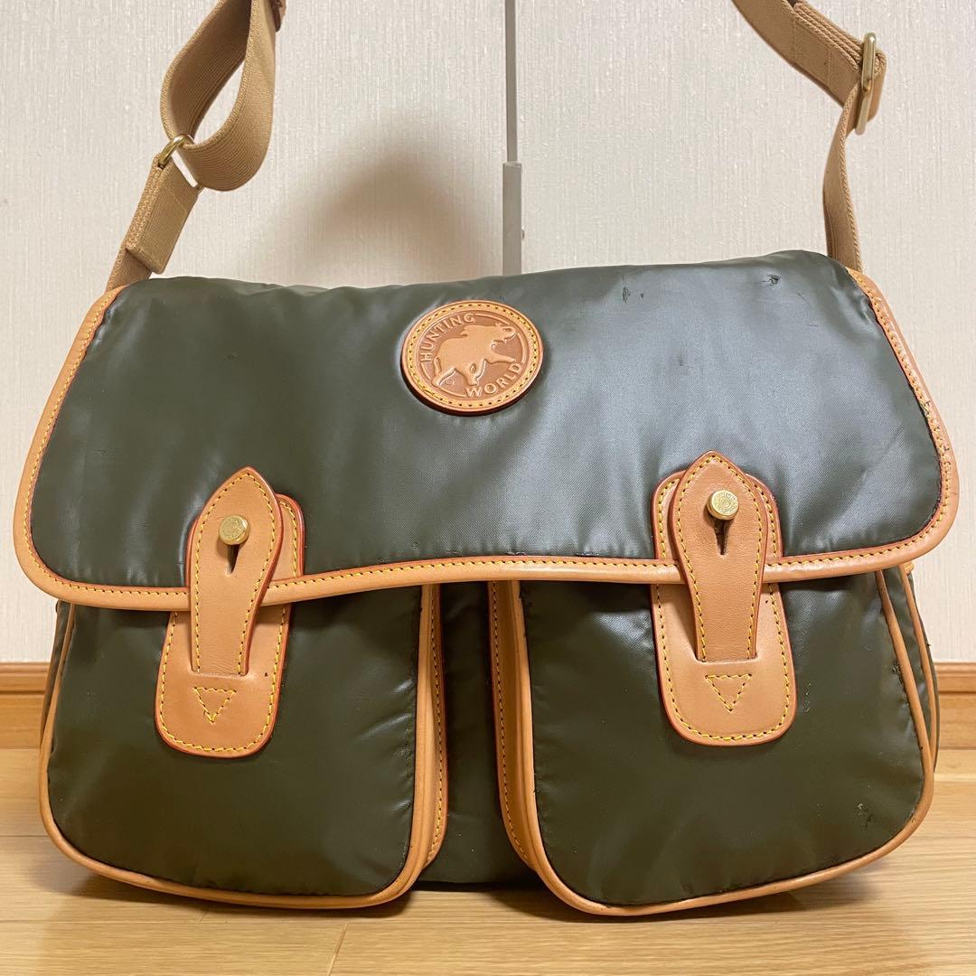 美品 ハンティングワールド メッセンジャーバッグ バチュークロス A4収納可能