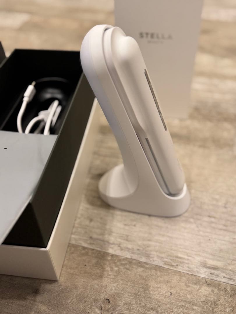 STELLA BEAUTE レーザー&EMS リフトブラシ PRO