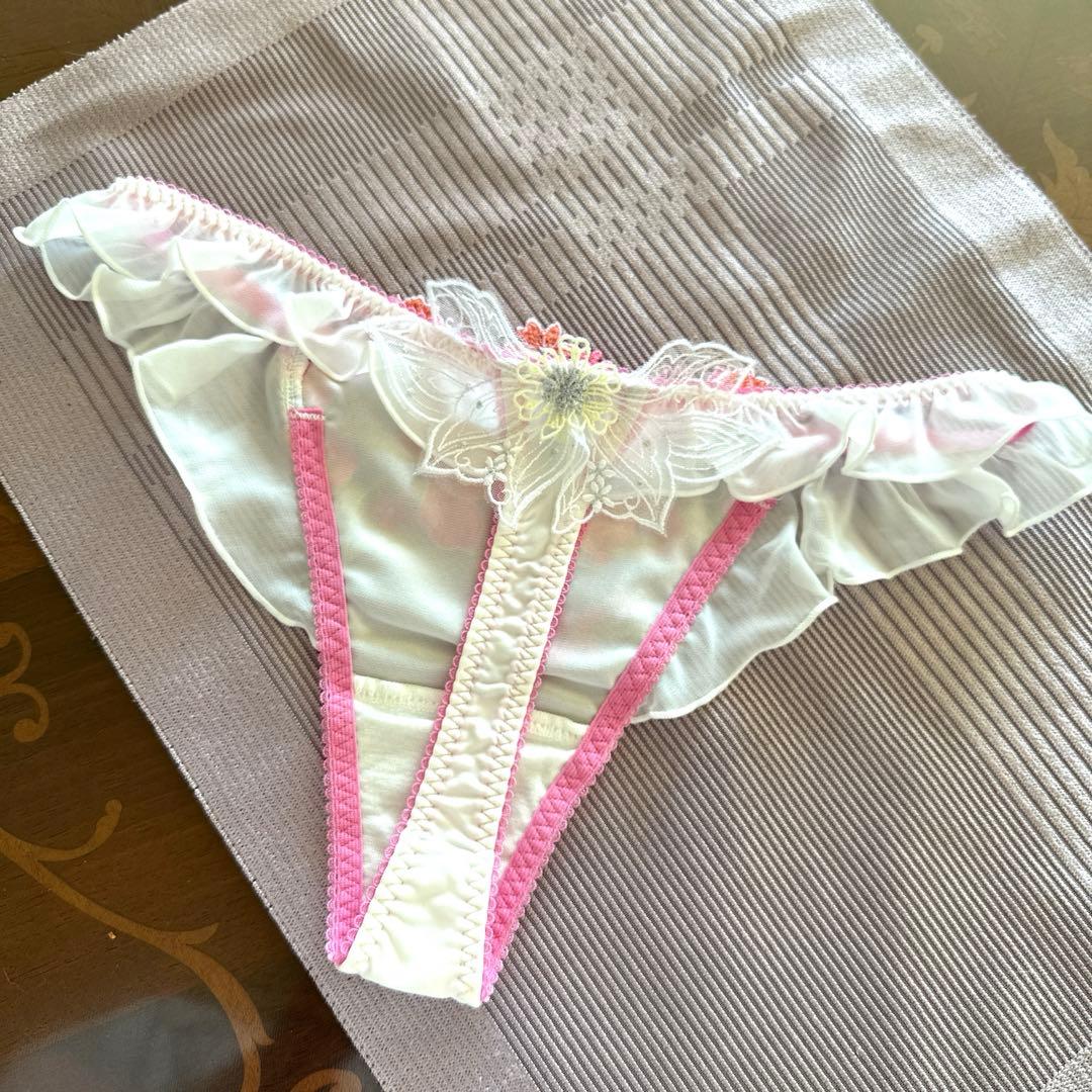 新品未使用タグ付　日本製ワコール上質ライン　サルートキャミソール＆ソングセットL