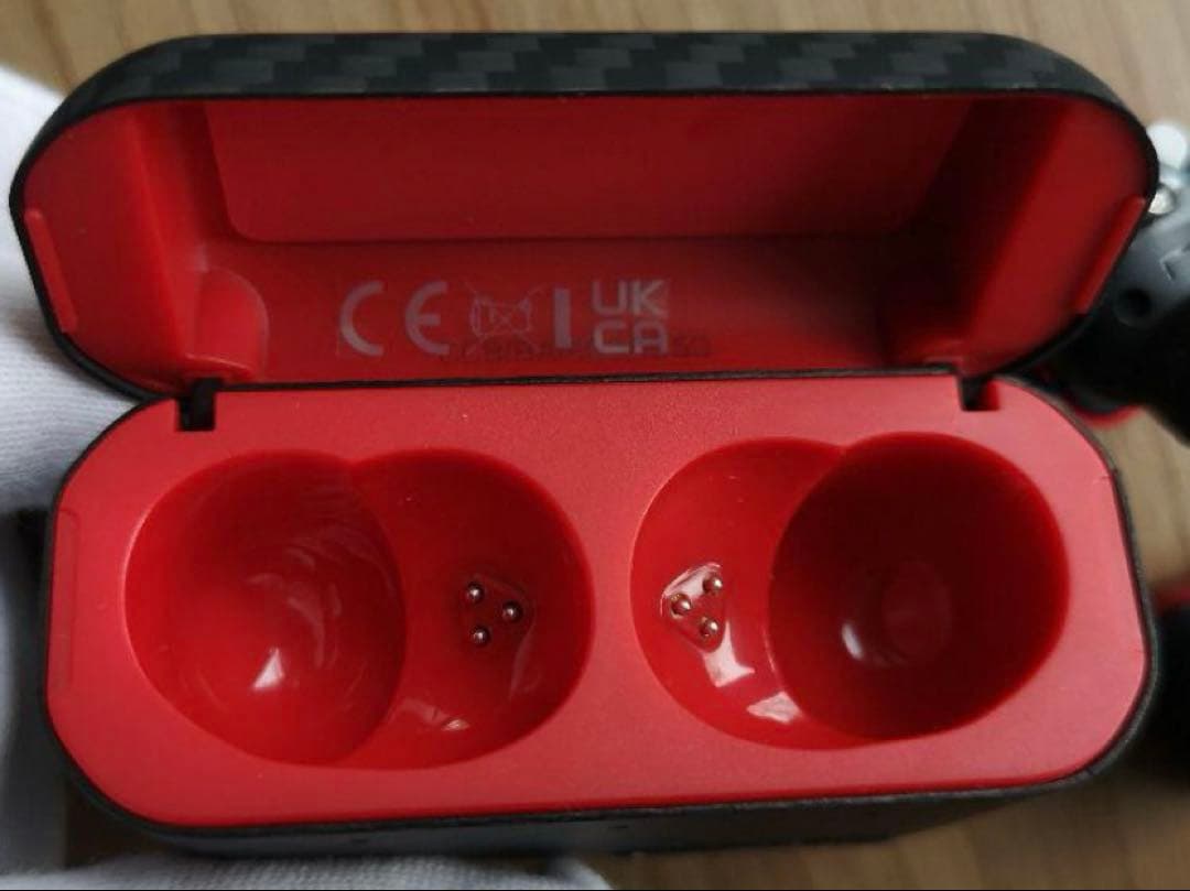 Mercedes-AMG ワイヤレスイヤホン　Master & Dynamic