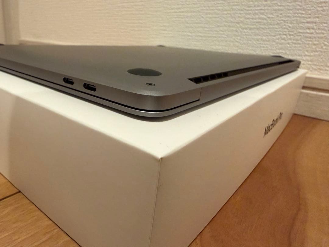 【極美品】Apple MacBook Pro 13-inch MUHP2J/A