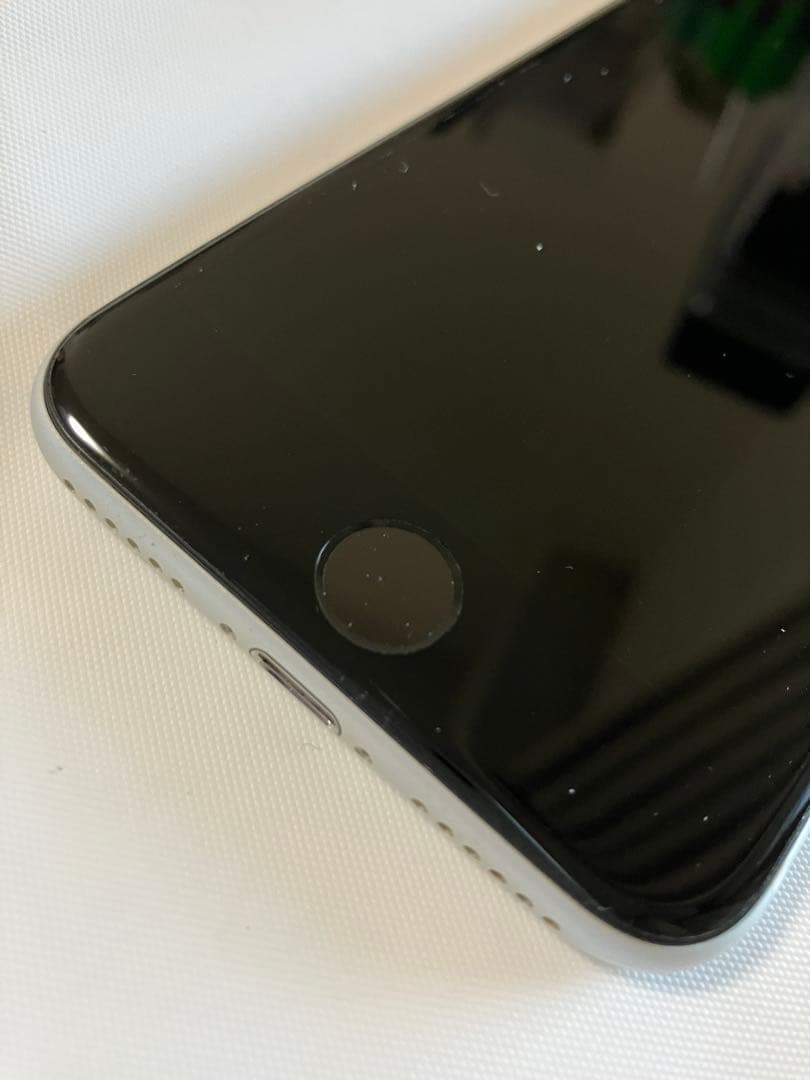 (値下げ) Apple iPhone SE第2世代　ホワイト