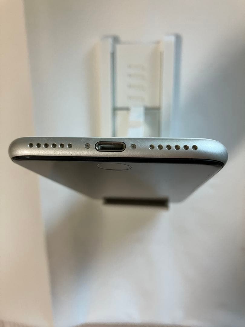 (値下げ) Apple iPhone SE第2世代　ホワイト