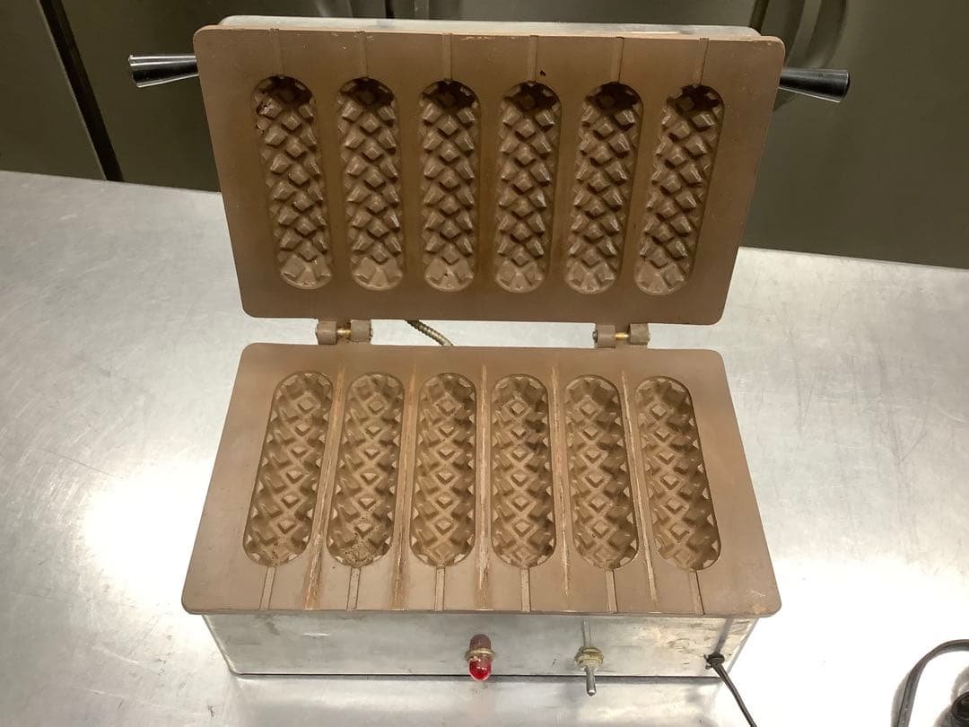 CHEESE DOGER チーズハットグ　ワッフル　テフロン加工　原宿ドッグ