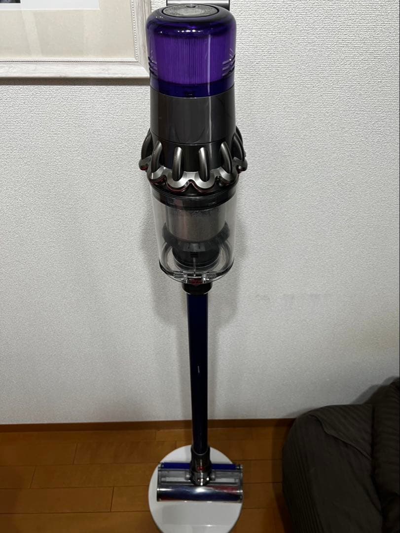 N*n様 Dyson SV14 V11 本体　スタンド 付き