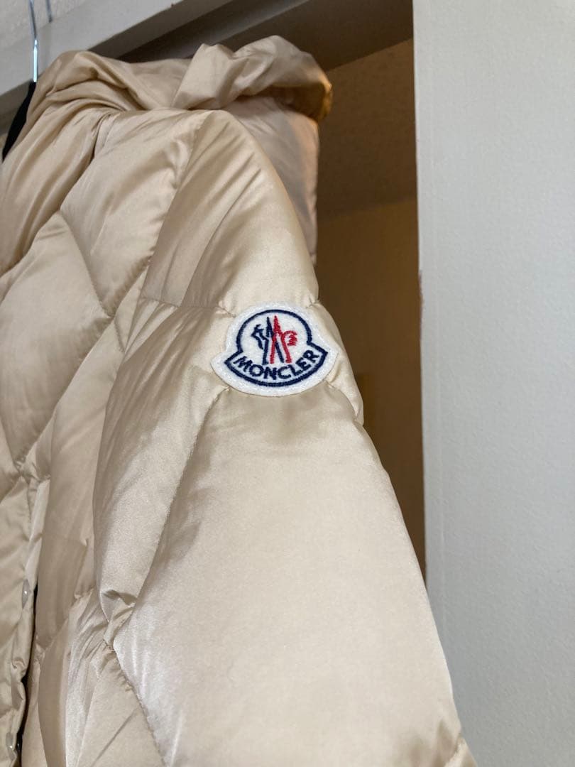 MONCLER ベージュ キルティングダウンコート