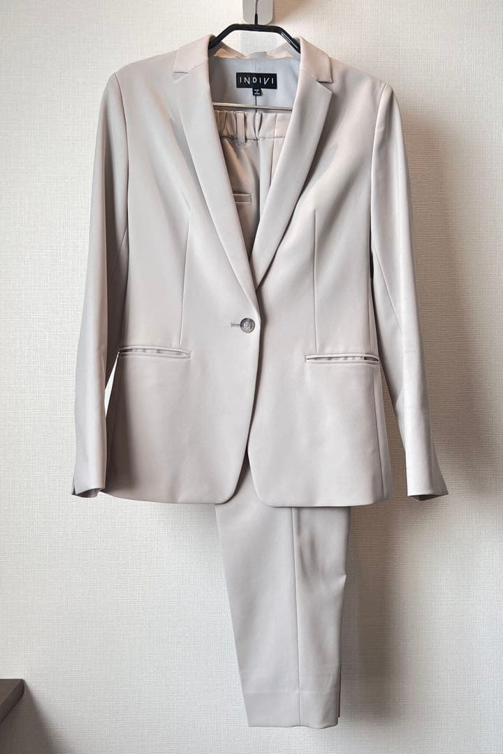 INDIVIインディヴィ パンツスーツ ベージュ / ライトグレー 【美品】