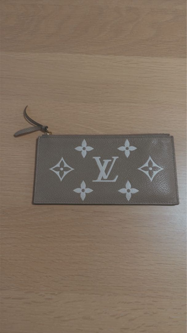 Louis Vuitton モノグラムポシェット